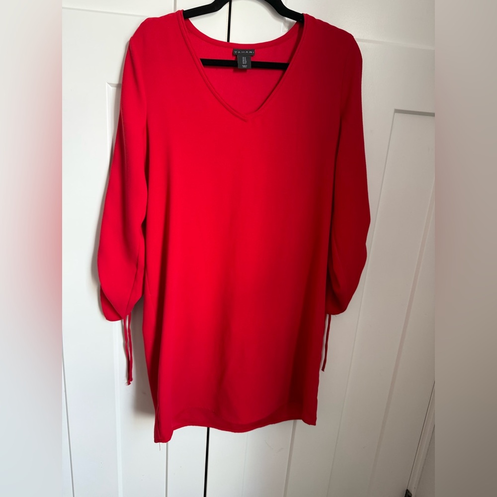 Tahari Red V-Neck Women's Long Sleeve Dress size 8.